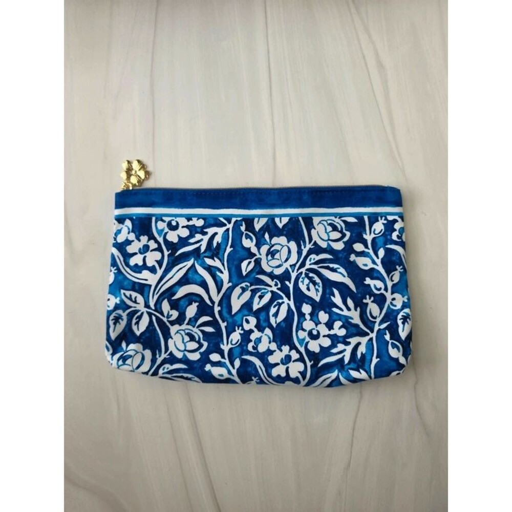 Estee Lauder Makeup Bag